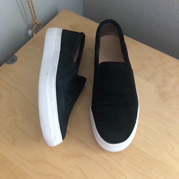 Vince Camuto Korli Suede Slip On Sneakers Women's size US 8.5 Black Platform - Picture 2 of 10